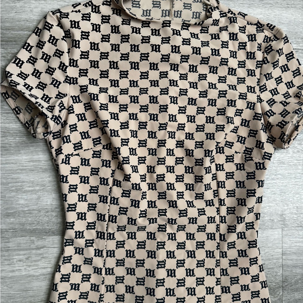 MISBHV Sz Med Short Sleeve Top